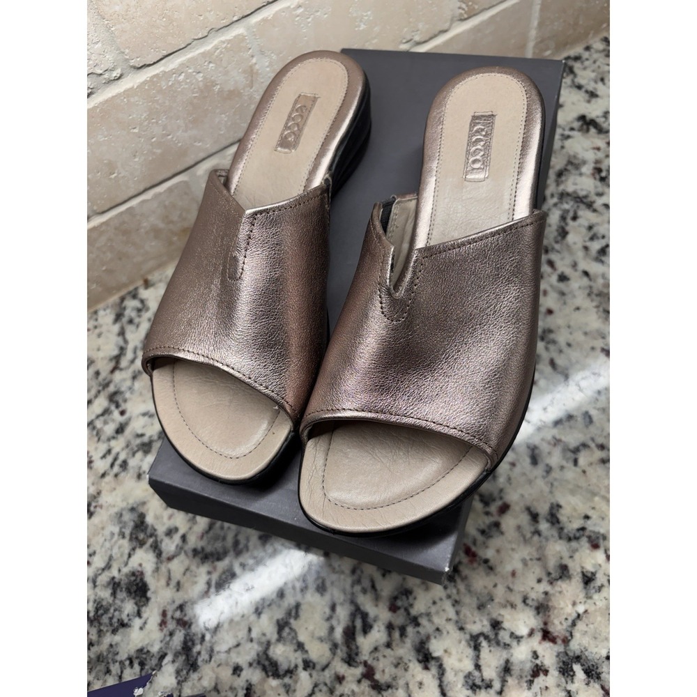 EVCO Women's Warm Grey Metallic Slide Sandals NIB 7-7.5 Comfort
